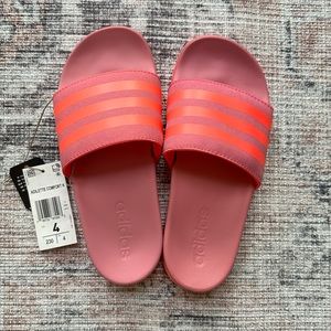 BNWT Adidas Adilette Comfort Slides Big Kids Size 4
